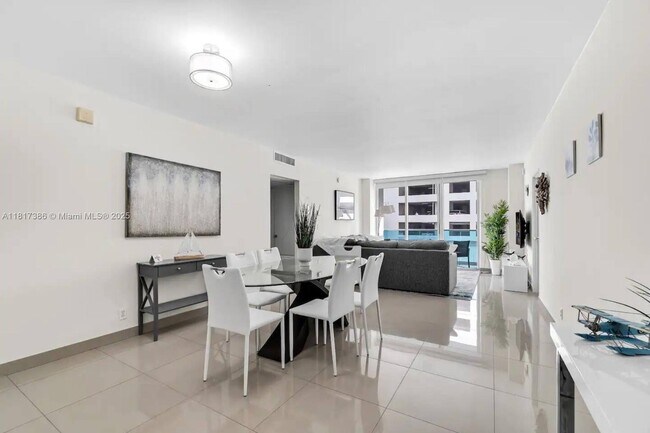 Building Photo - 4001 S Ocean Dr