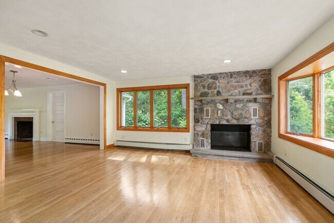 Building Photo - 494 North Ave