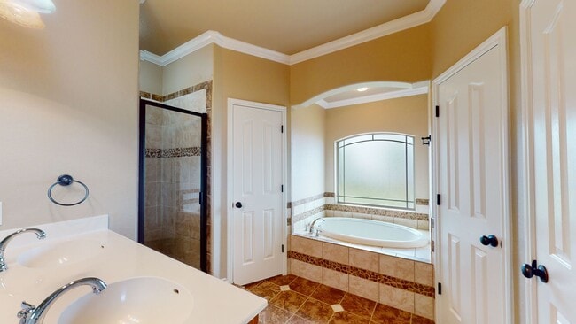 Building Photo - Unique opportunity to rent till June 30, 2...