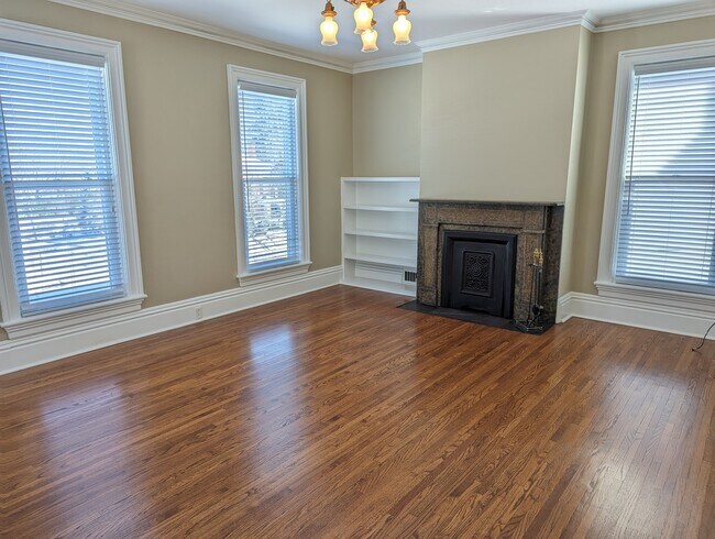Foto del edificio - 837 W Stephenson St