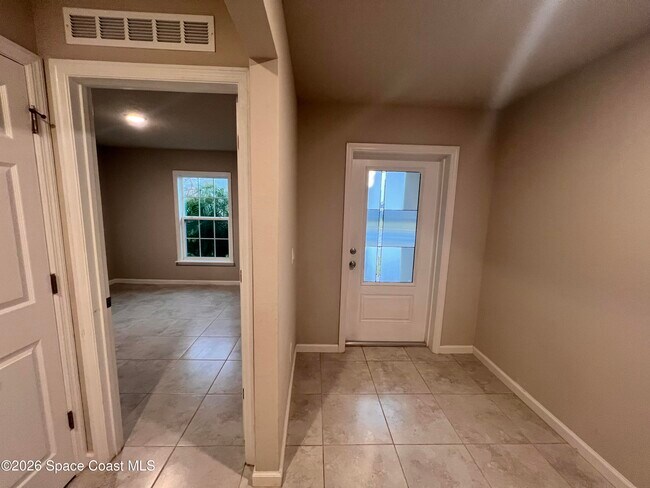 Foto del edificio - 545 Cooper Ct