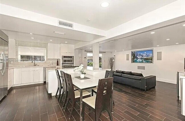 Foto del edificio - 2413 Nassau Ln