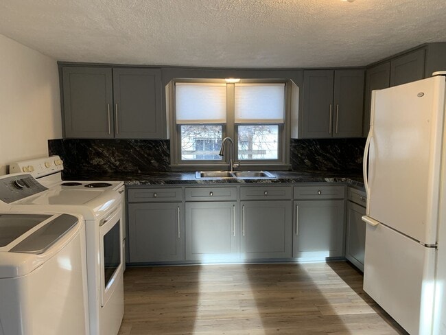 Building Photo - Charming 2-Bedroom, 1-Bath Single-Family H...