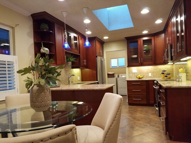 Foto del edificio - Beautiful 3 bed 2 bath Cambrian home in a great school district