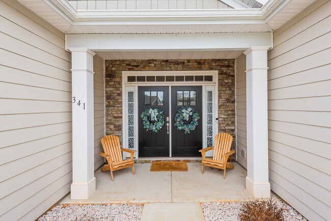 Foto del edificio - 341 Robinwood Ln