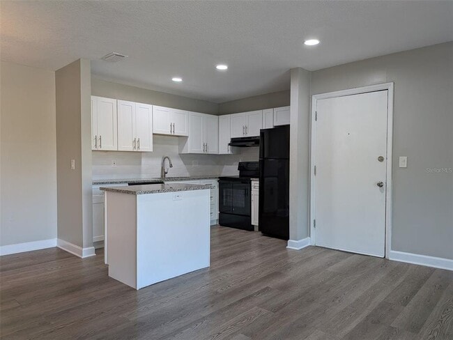 Building Photo - 562 Flemming Way