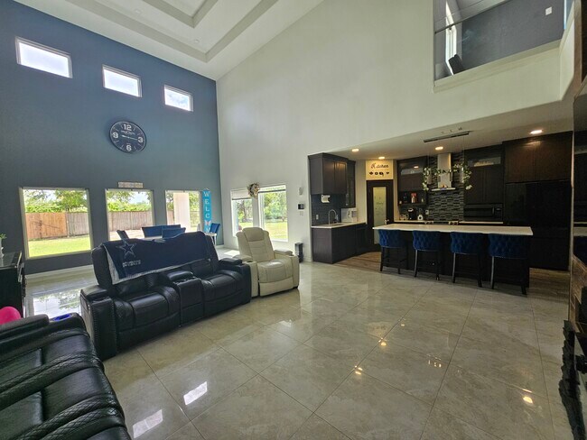 Foto del edificio - 2537 Los Portales