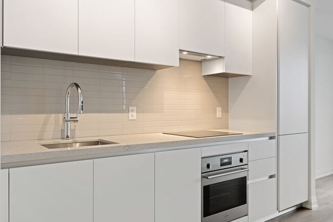 Photo du bâtiment - 4015 The Exchange