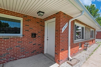 Building Photo - 3892 Brittany Cir