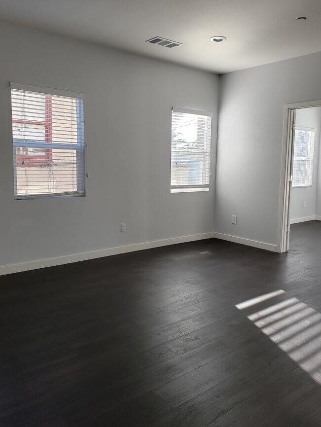 Foto del edificio - 2 bedroom in Oakland CA 94609