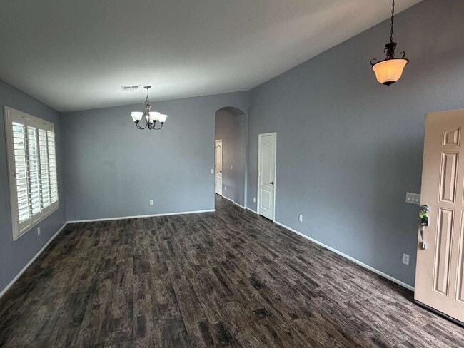 Building Photo - 135 W Holstein Trail