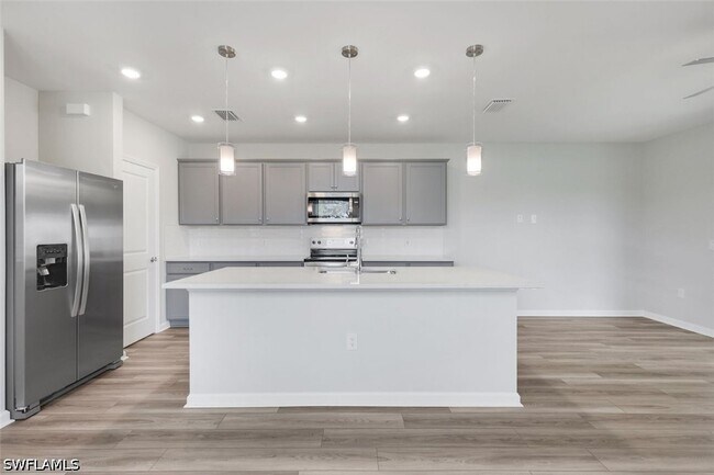 Foto del edificio - 27907 Radiant Ct