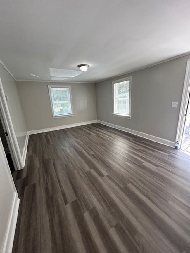 Building Photo - T.R. Lawing Realty Property