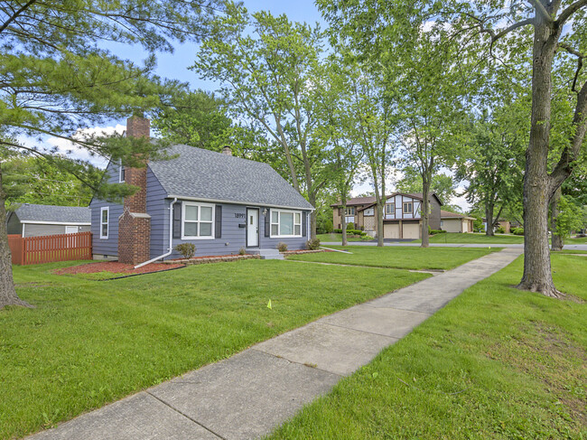 Building Photo - 18991 Avers Ave