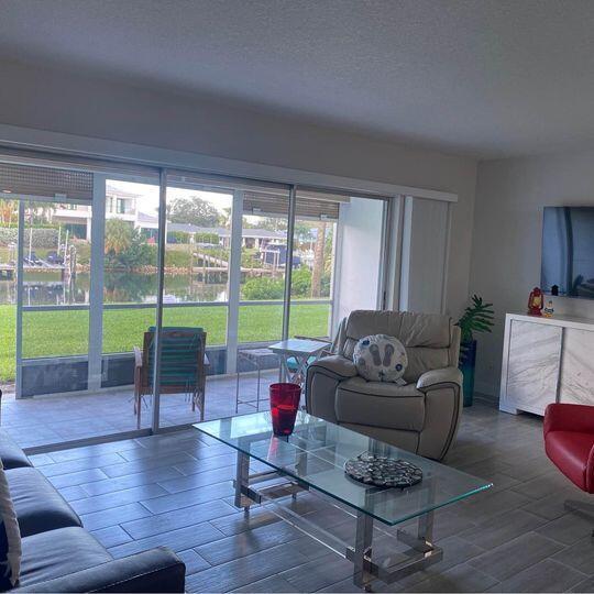 Foto del edificio - 342 Southwind Dr