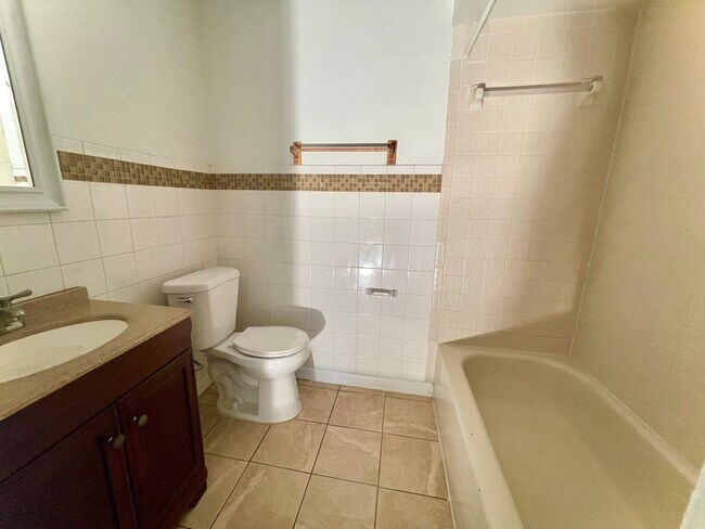 Vista al baño 1 bañera - 3828 Southpointe Dr