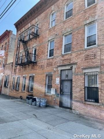Primary Photo - 2150 Dean St