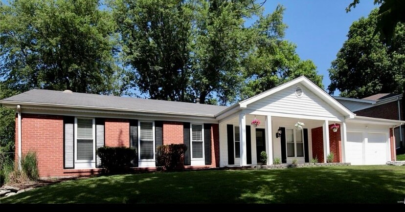 Primary Photo - 1411 Old Farm Dr
