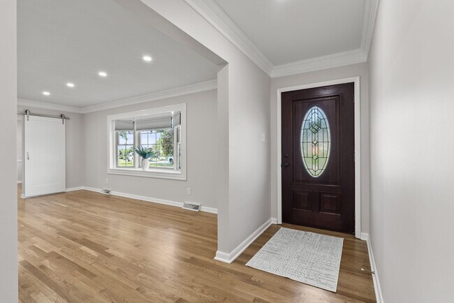 Building Photo - 521 Bryanwood Pkwy