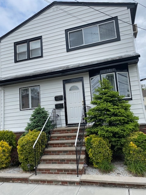 Foto principal - 726 Golden Ave