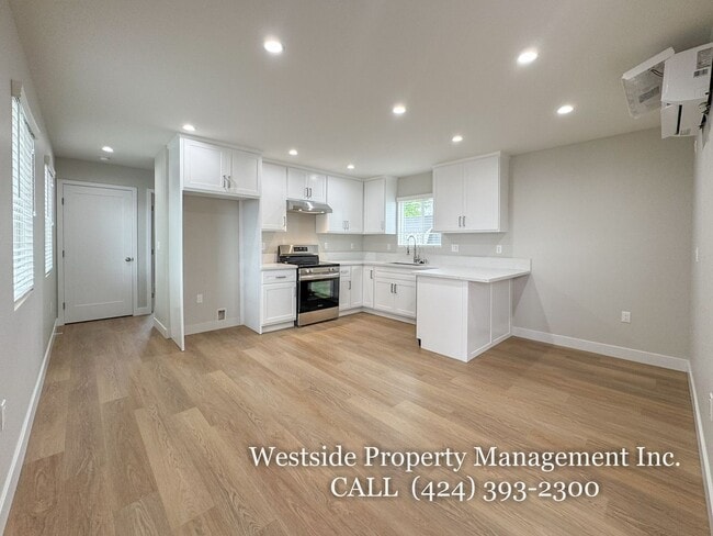 Building Photo - 316 Ximeno Ave