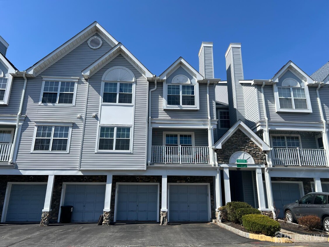 Building Photo - 207 Prestwick Way