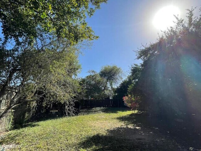Building Photo - 3 br, 2 bath House - 305 S 4th St