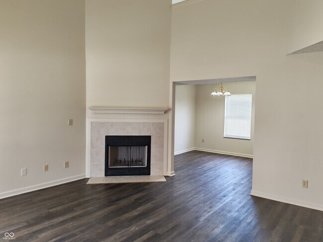 Foto del edificio - 6140 Lake Freeman Dr