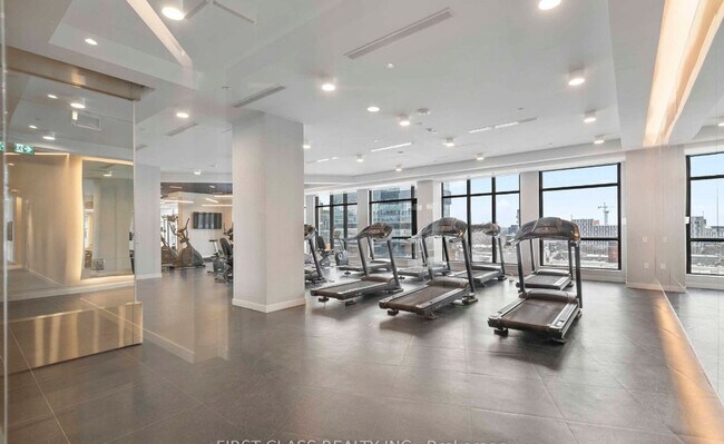 Building Photo - 177 Front St E