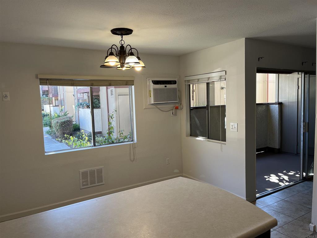 Foto principal - 5442 Adobe Falls Rd