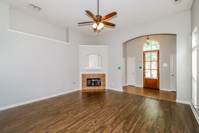 Foto del edificio - 7575 Glen Creek Ln