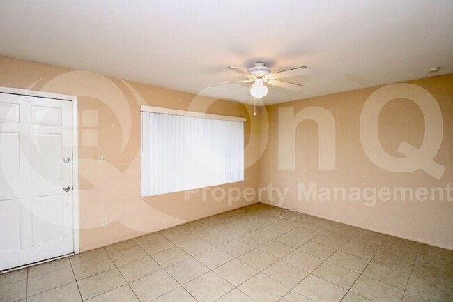 Building Photo - 1721 W Wagoner Rd