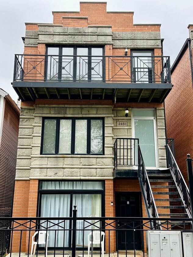 Foto principal - 2451 W Arthington St