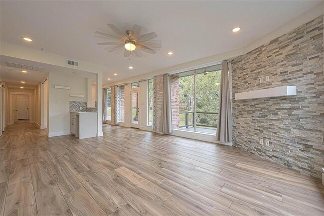 Building Photo - 6628 Bayou Glen Rd