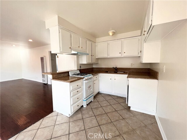 Building Photo - 12562 Brookshire Ave