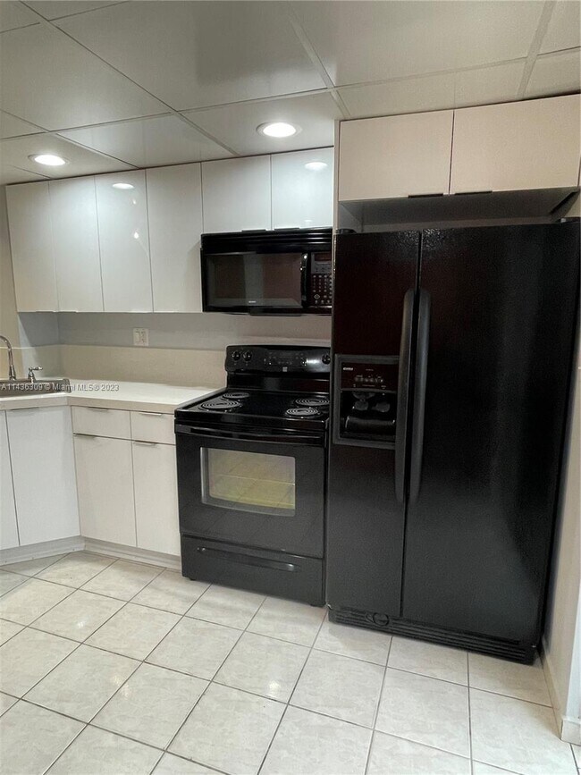 Building Photo - 1809 SW 107th Ave