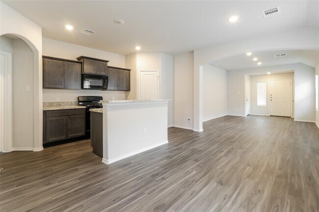 Foto del edificio - 2416 Bull Trout Dr