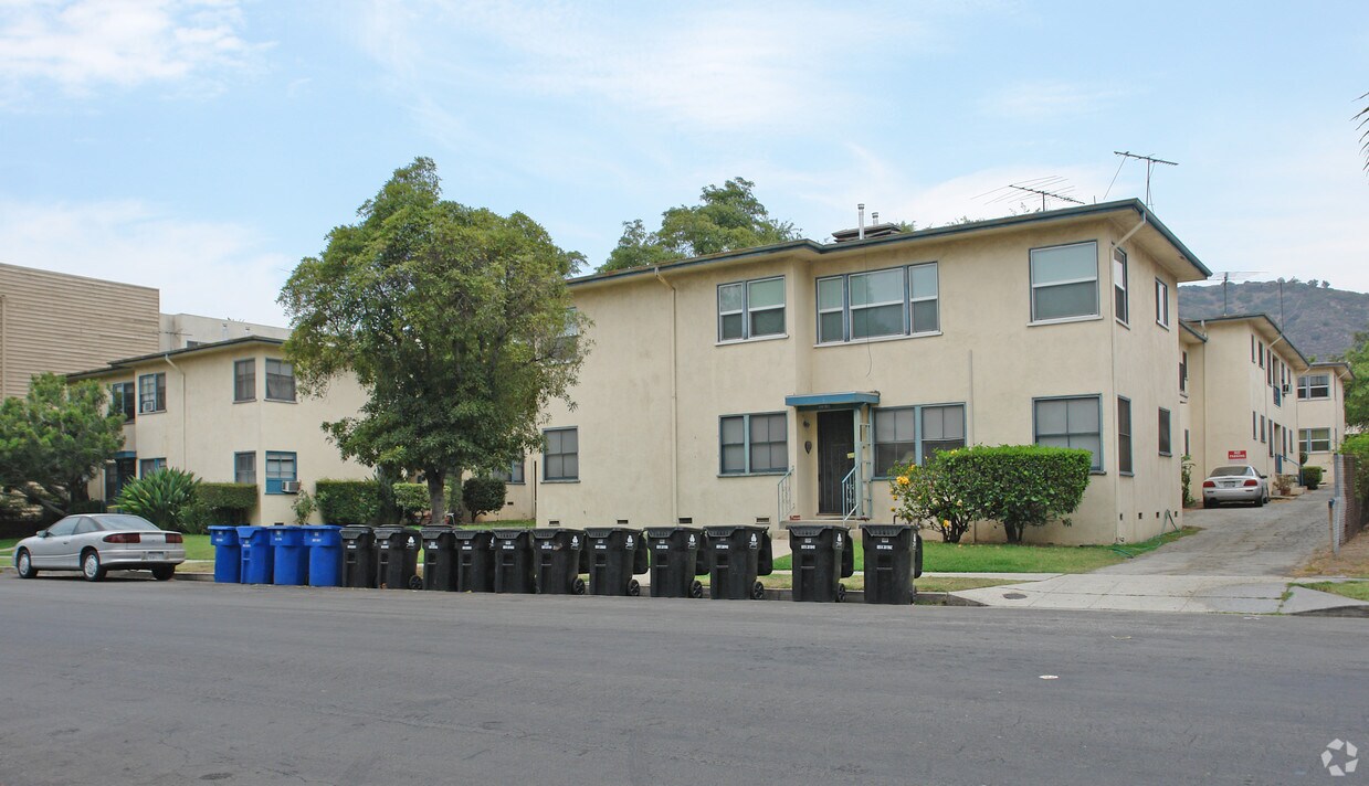 Primary Photo - 2315 Merton Ave