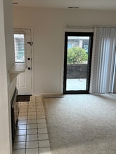 Building Photo - 9523 Maple Way