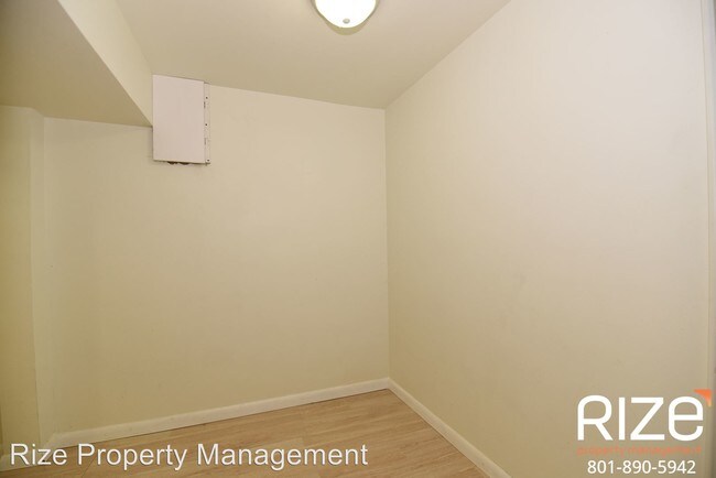 Building Photo - 562 S 1000 E