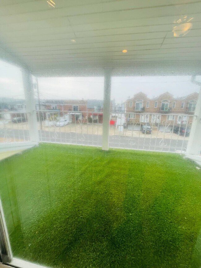 Foto del edificio - 158 Beach 128th St