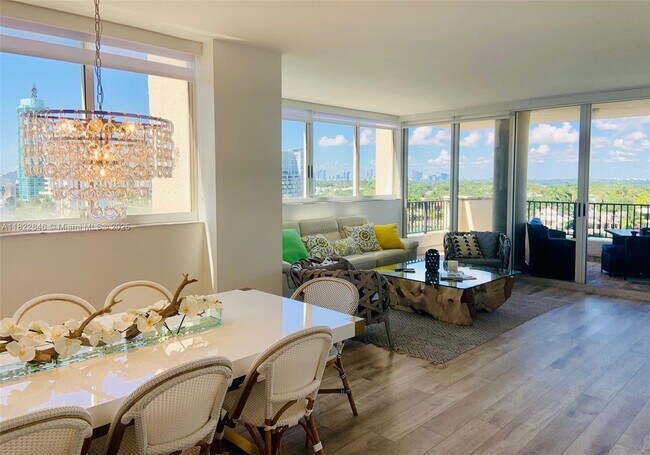 Foto del edificio - 6422 Collins Ave