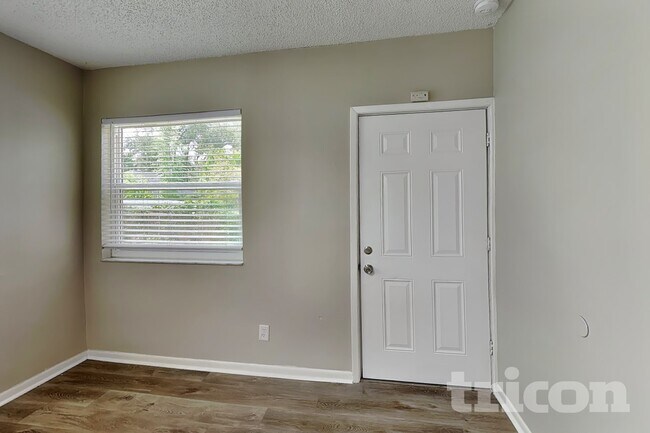 Foto del edificio - 1404 Fernwood Pl