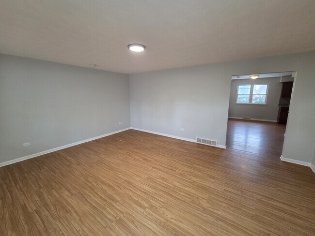 Foto del edificio - 1311 Kenmore Ave