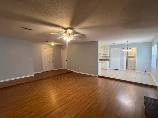 Building Photo - 301 Choctaw Rd