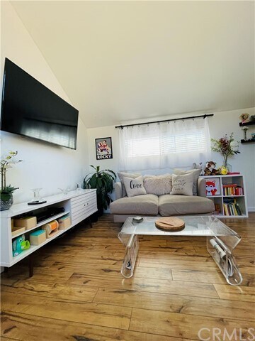 Foto del edificio - 7881 Woodlake Dr