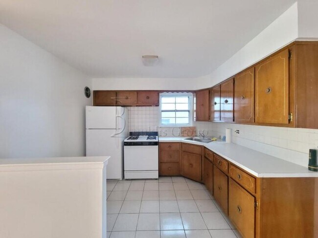 Foto del edificio - 3 bedroom in ASTORIA NY 11103