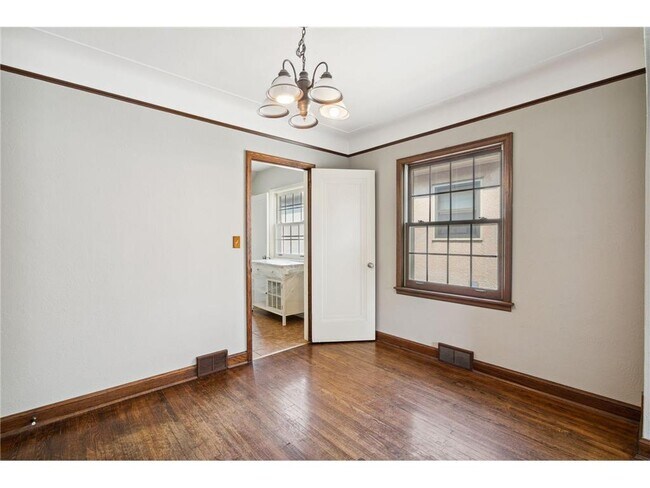 Foto del edificio - 5236 Bloomington Ave