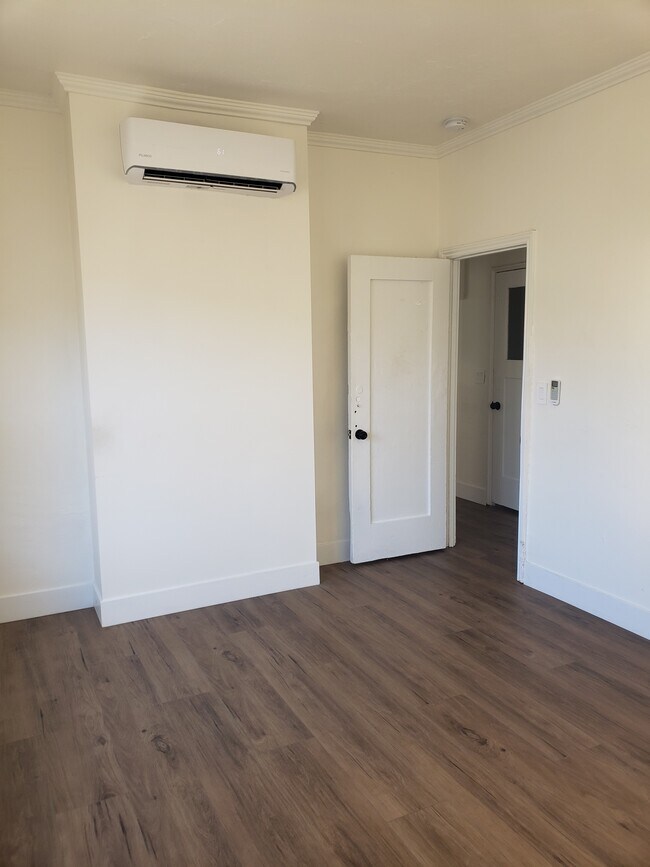 Foto del edificio - 2631 S Manhattan Pl