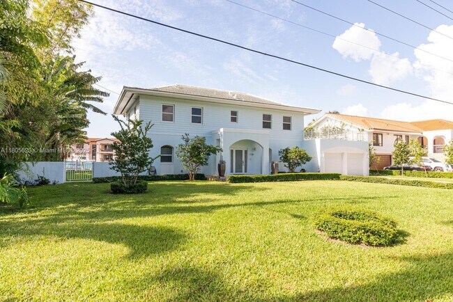 Building Photo - 1130 Lugo Ave